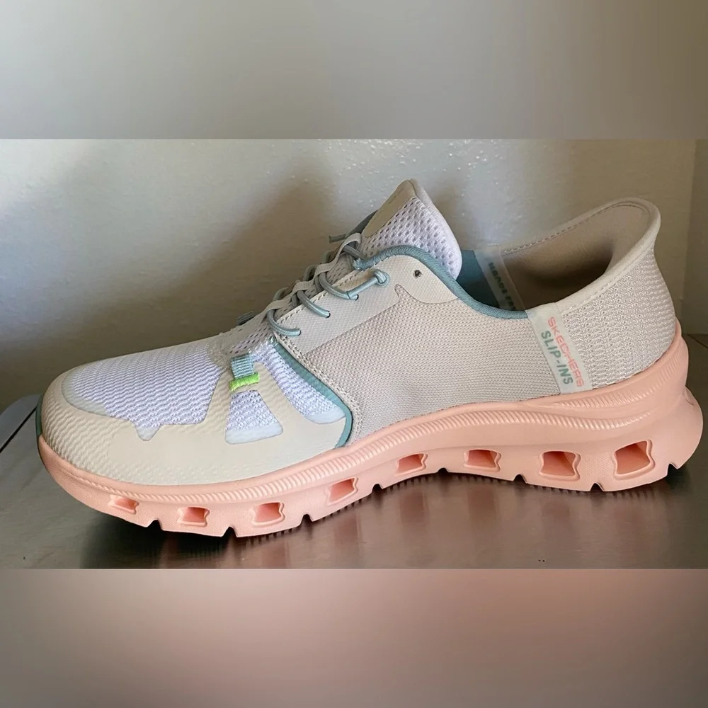 SKECHERS .. WOMENS GLIDE STEP SLIP-INS SNEAKERS